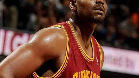 【昨日狂揽6胜大捷！谁能成为今晚关键三分的制胜英雄？】